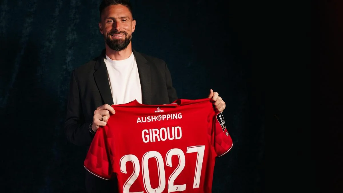 Olivier Giroud prolonge au LOSC  