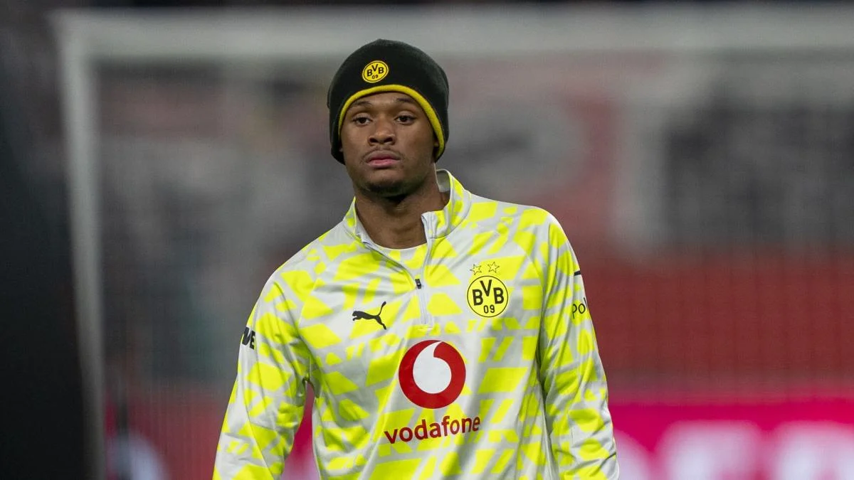 Borussia Dortmund : personne ne regrette le départ annoncé de Julien Duranville à l’OL…