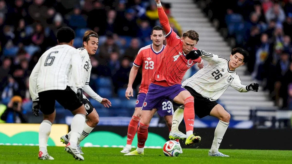 Pays-Bas - Japon : les compositions officielles
