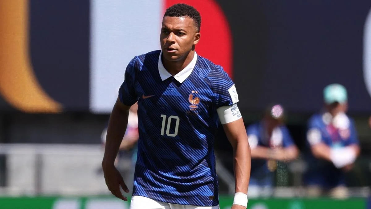 EdF : Kylian Mbappé égalise Olivier Giroud