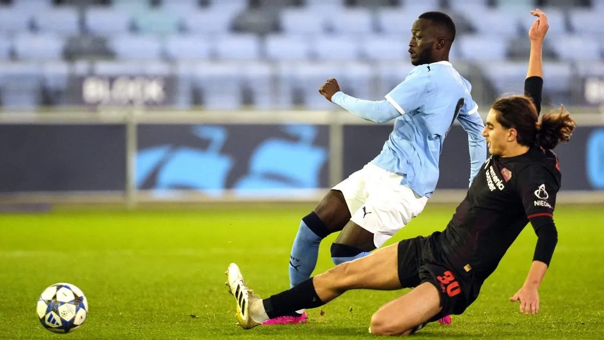 Man City : l’ancien titi parisien Mahamadou Sangaré pisté en Ligue 1