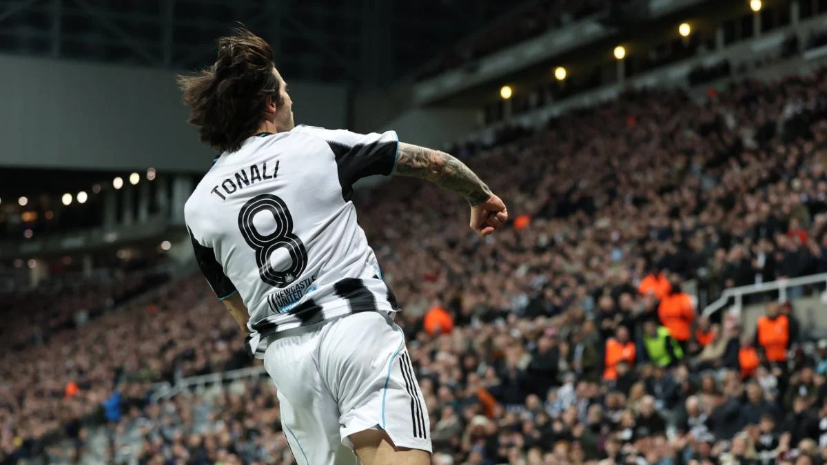 Newcastle : Tottenham envoie 100 M€ pour Sandro Tonali !