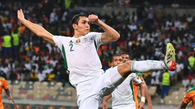 Algérie : Aissa Mandi annonce à son tour sa retraite internationale