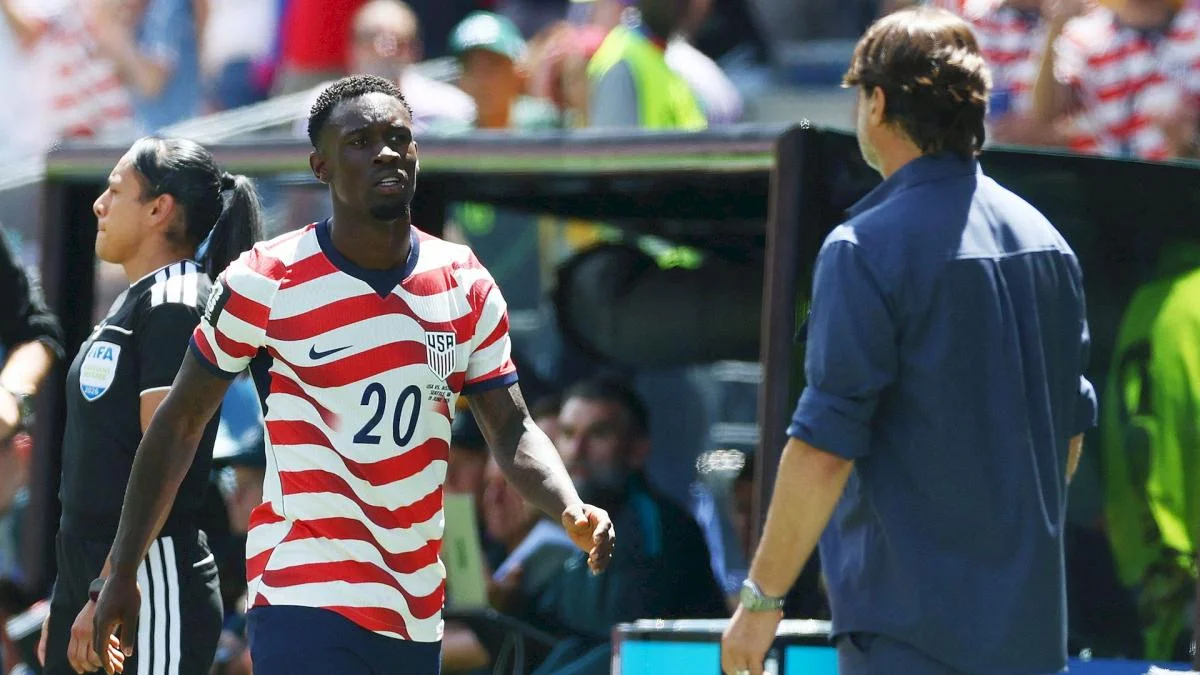 Coupe du Monde 2026, États-Unis : pourquoi le carton rouge de Folarin Balogun a été annulé