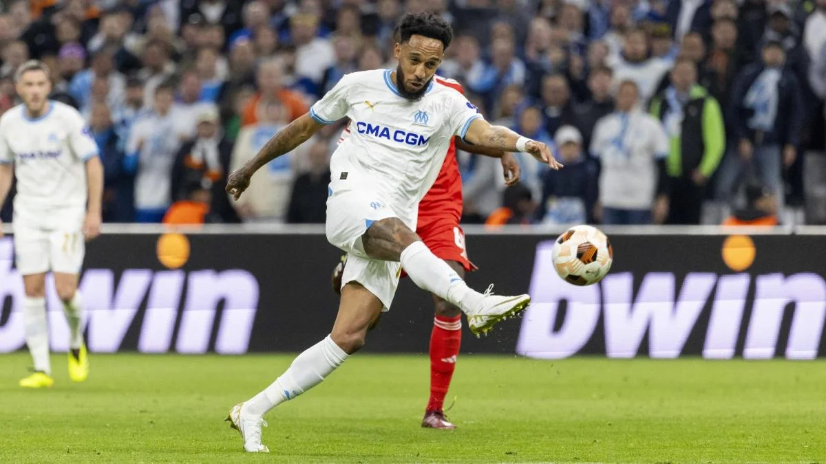 OM : Bruno Genesio aimerait garder Aubameyang