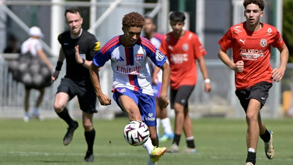 OL : Adil Hamdani humilie deux défenseurs et signe un but totalement dingue face à Saint-Gall