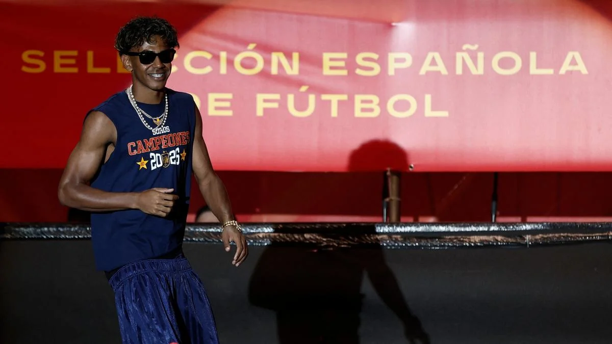 Lamine Yamal en rockstar, son petit frère en icône, 1,8 million de personnes… la fiesta dingue des champions du monde à Madrid !