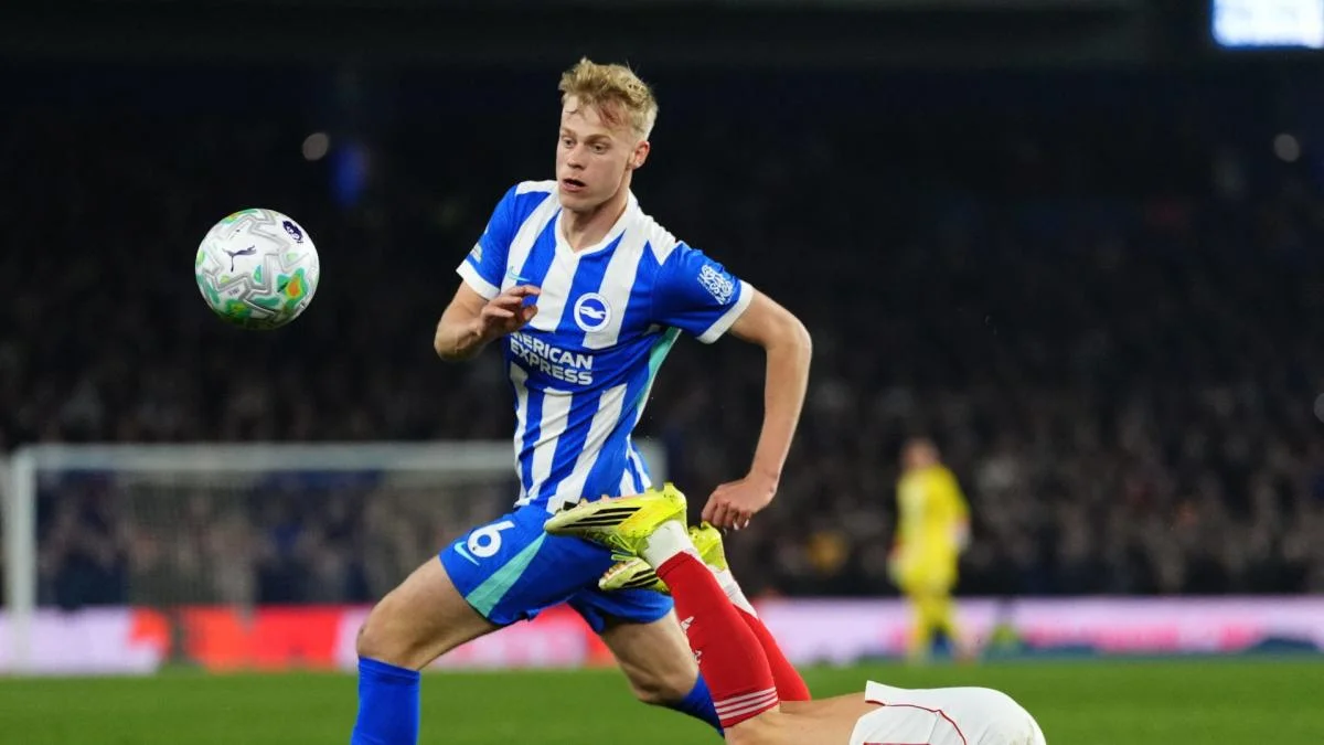 Tottenham casse sa tirelire pour Jan Paul van Hecke