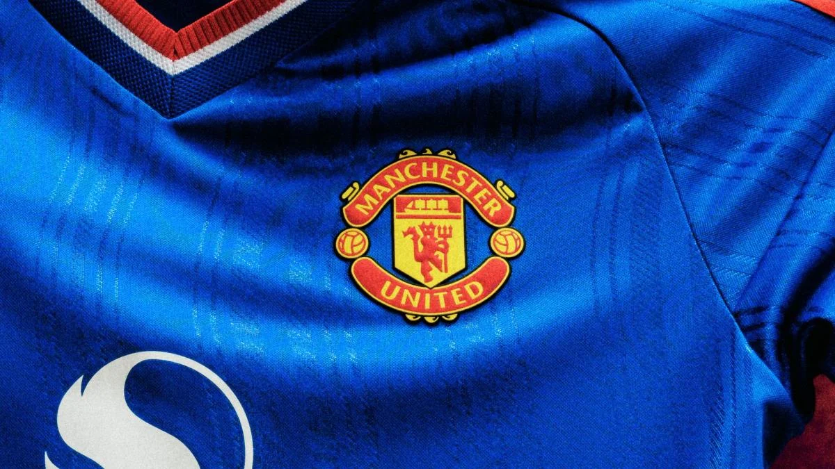 Manchester United dévoile son nouveau maillot extérieur 2026-2027