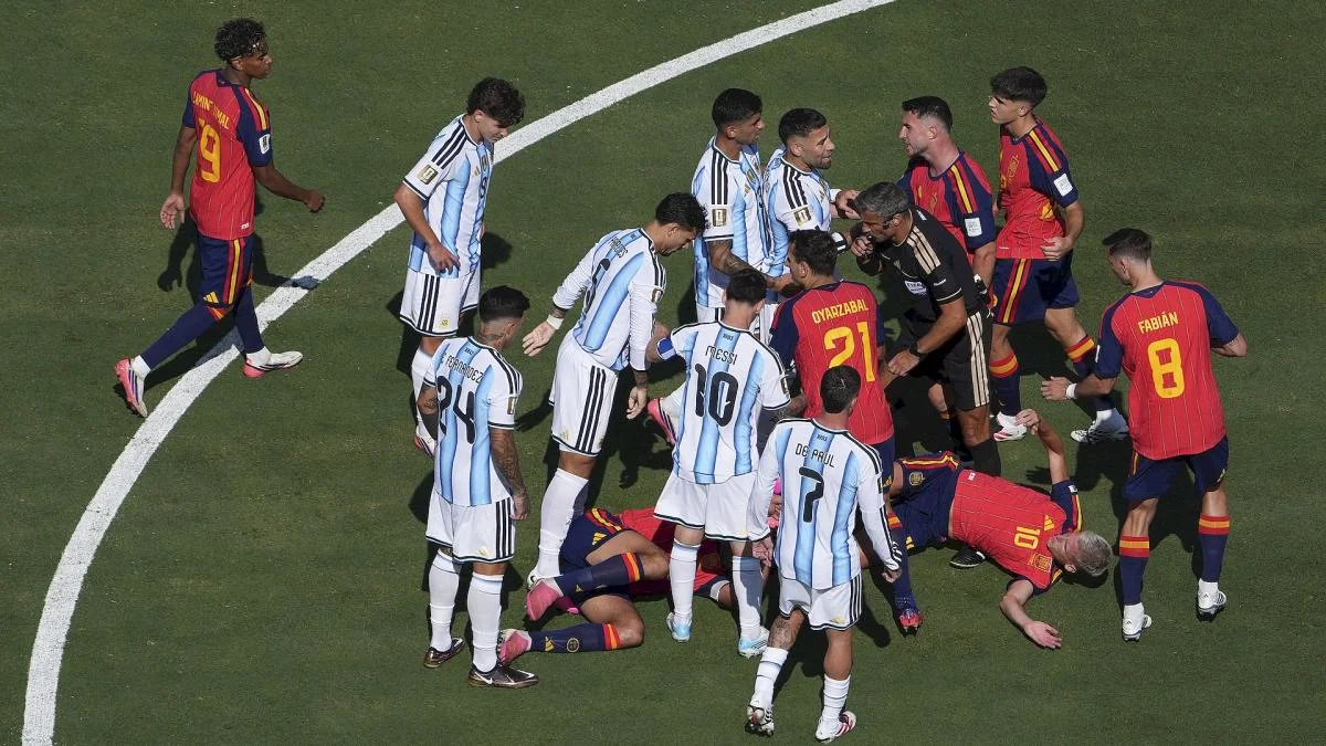 Un adjoint argentin sort du silence après avoir frappé Dani Olmo