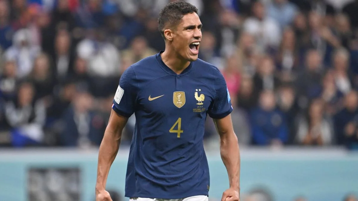 Côme : Raphaël Varane interdit les têtes dans son académie