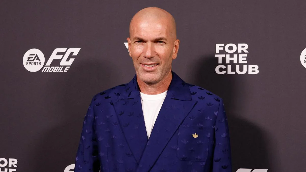 Équipe de France : Bruno Genesio rend hommage à Zinédine Zidane