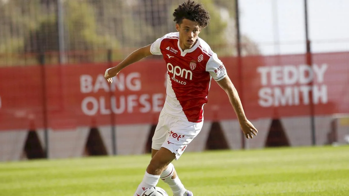 Maghnes Akliouche envoie un clin d’œil au PSG sur Instagram