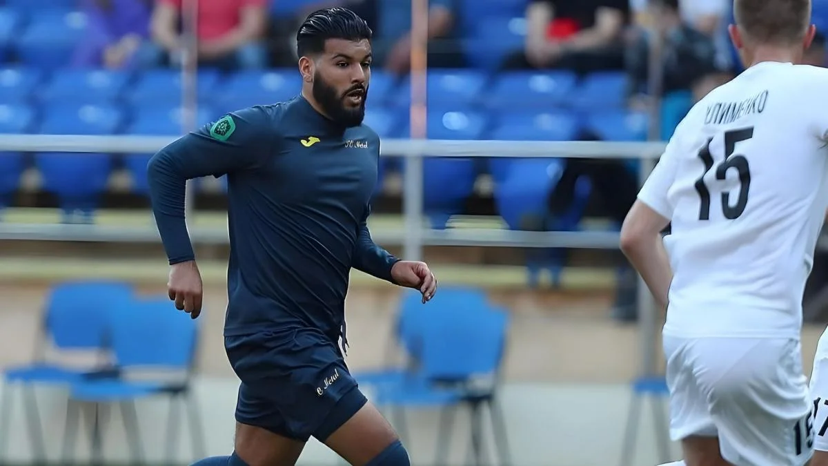 Farès Bahlouli signe en Algérie 