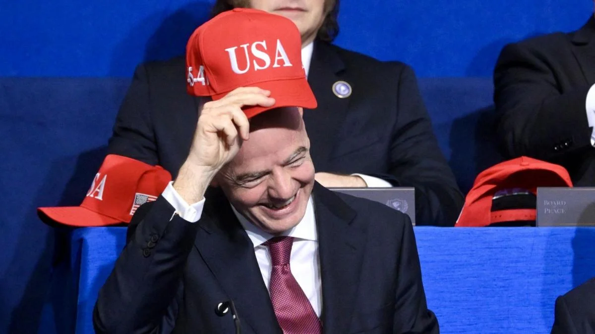 Gianni Infantino veut sauver sa tête avec une réunion d’urgence au Maroc