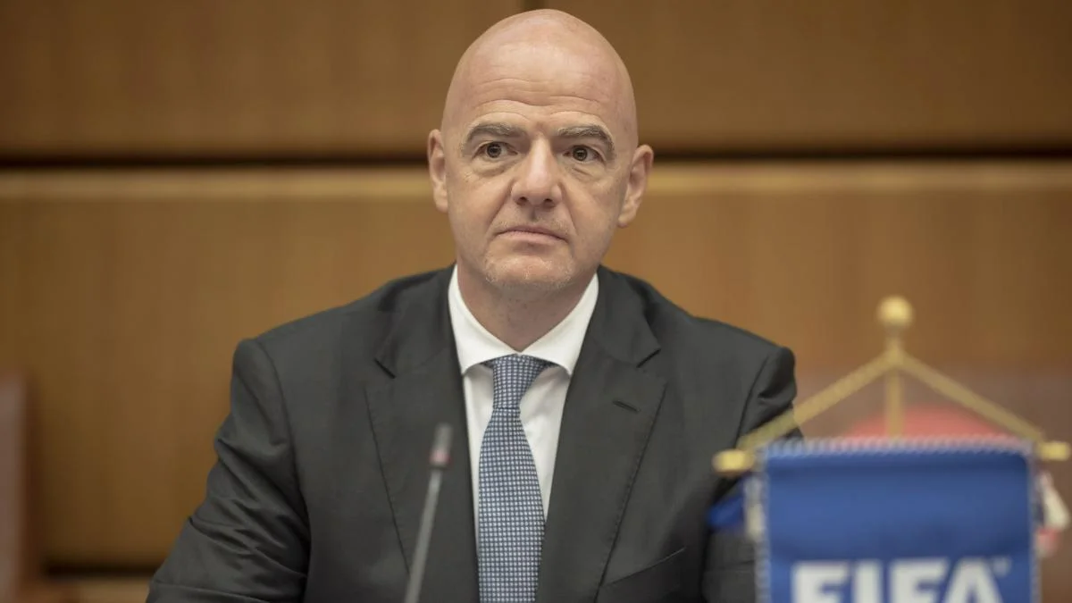 FIFA : Gianni Infantino présente ses excuses