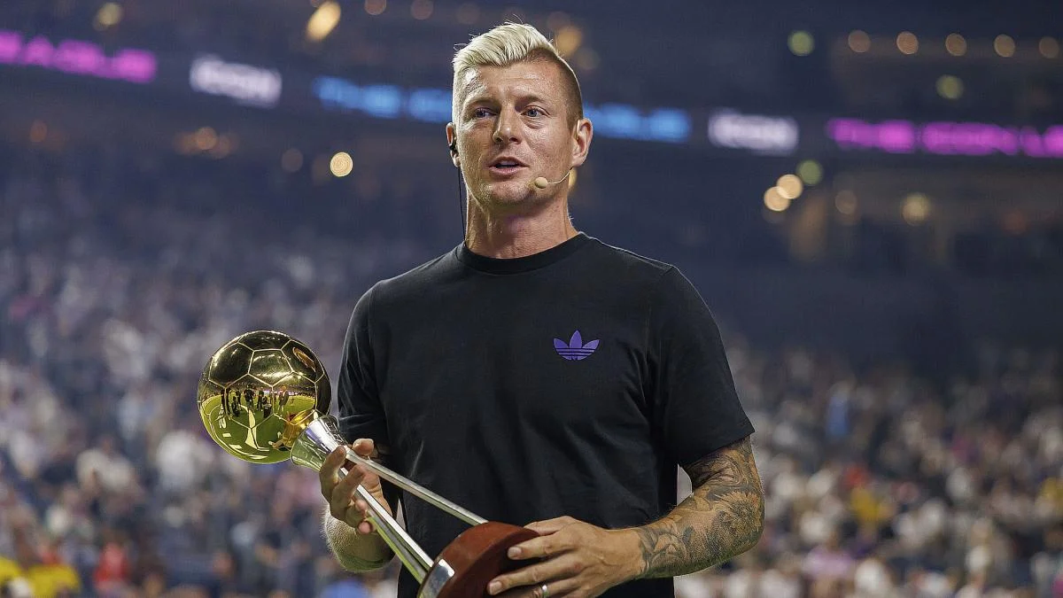 La réaction de Toni Kroos à la prolongation de Vinicius Jr