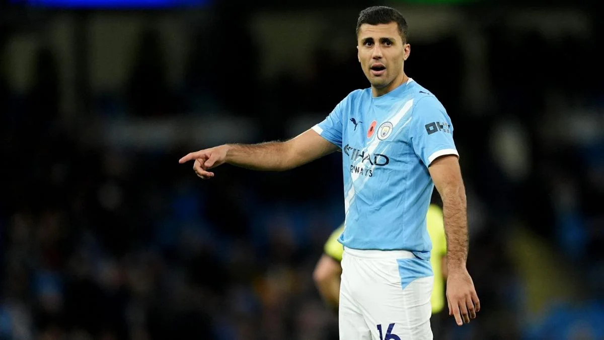 Manchester City recale le FC Barcelone pour Rodri