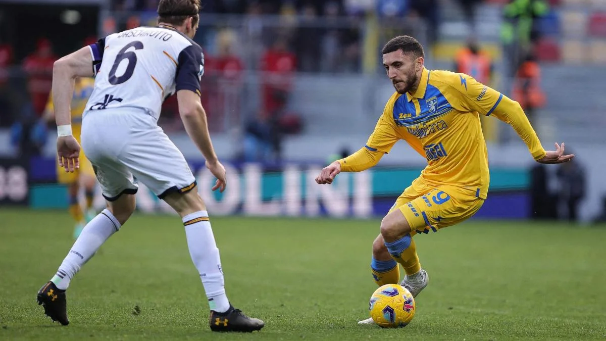 L’AS Monaco passe à l’action pour l’international algérien Farès Ghedjemis