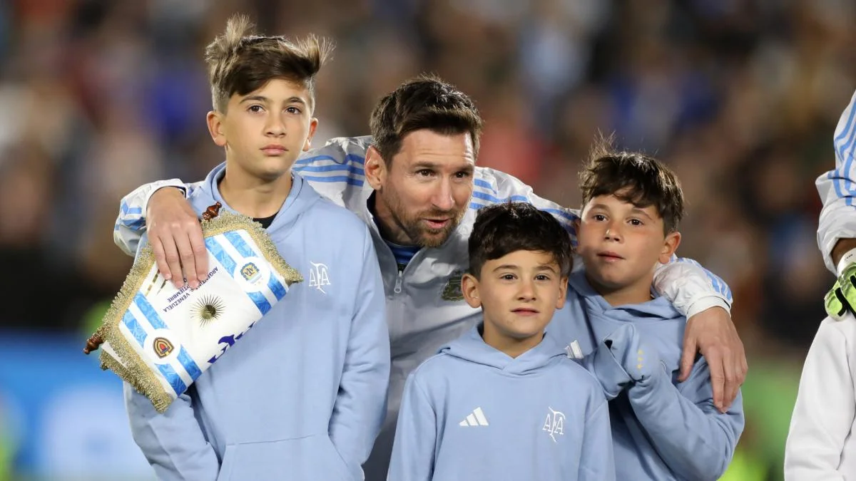 Barça : Lionel Messi dément une arrivée de son fils Thiago