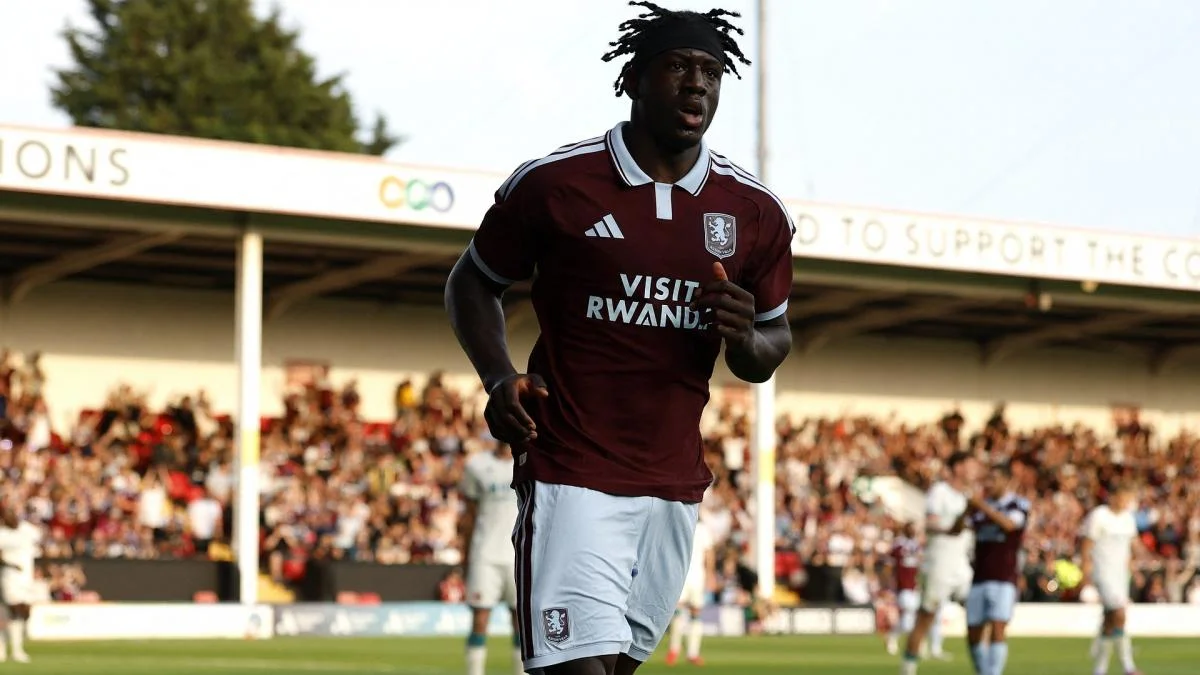 Aston Villa : acheté 12 M€ après 5 matchs de L1, Brian Madjo impressionne l’Angleterre