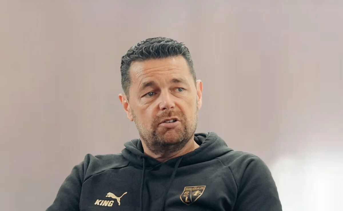 Coup de tonnerre ! Pierre Sage annonce son départ au RC Lens