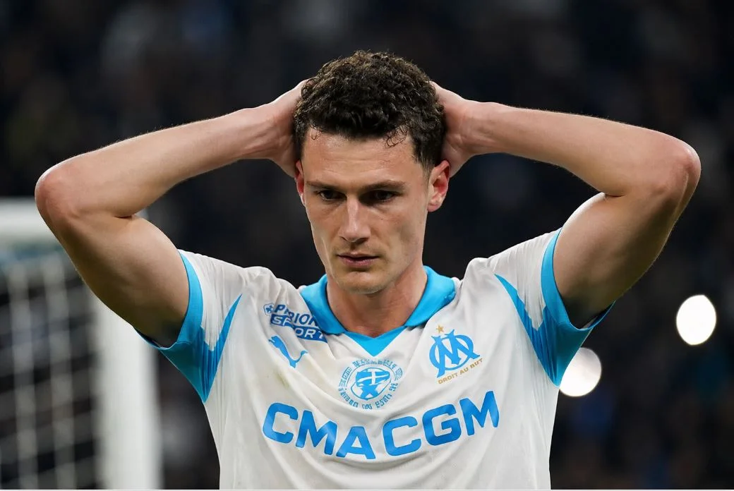 Mercato ex OM : Benjamin Pavard poussé dehors… il refuse deux clubs !