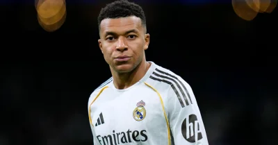 VIDÉO – Mbappé provoque une nouvelle controverse avec sa réaction face aux socios