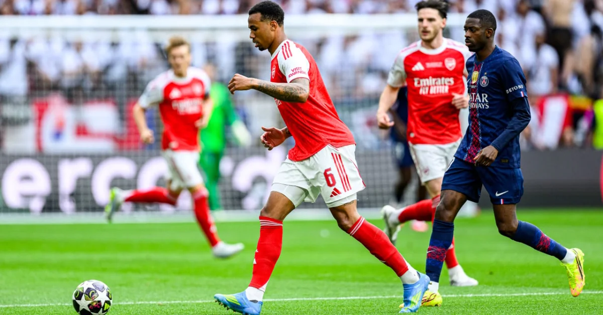 PSG – Arsenal : Gabriel échappe au rouge après un geste dangereux