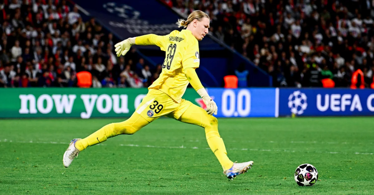 Le PSG prend une grosse décision pour Safonov