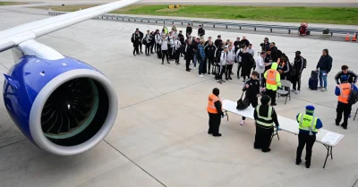 Un adversaire de la France retenu 7 heures à son arrivée aux États-Unis