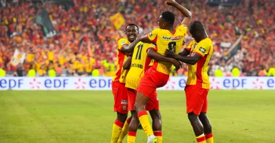 RC Lens : Deux autres joueurs risquent de suivre Pierre Sage