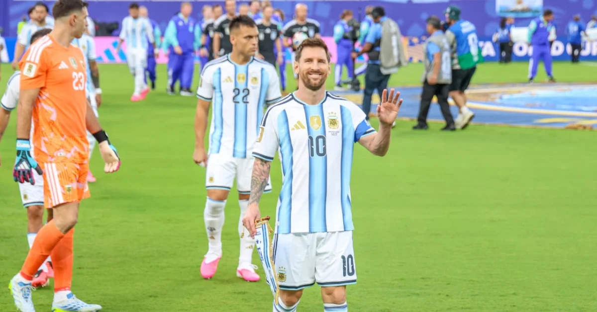 Algérie : le selfie avec Messi qui fait grincer des dents