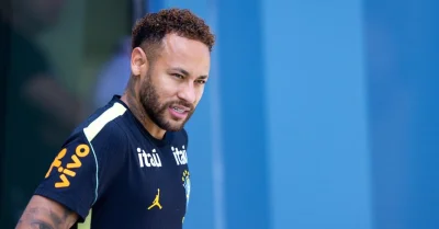 « Il est… », une journaliste détruit totalement Neymar !