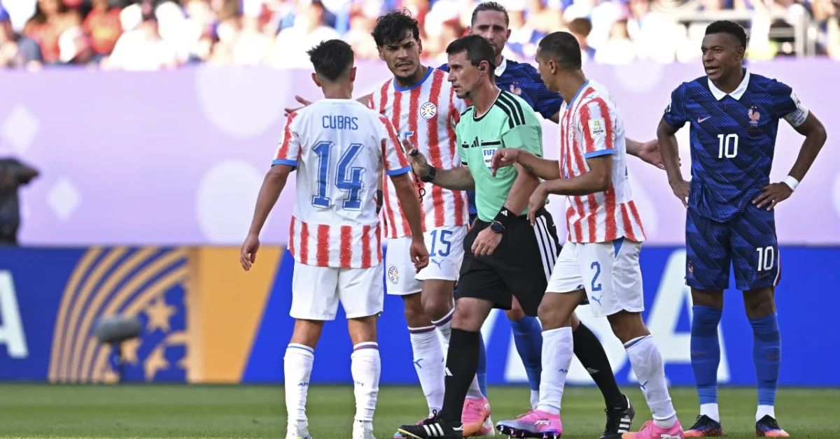 Paraguay-France : la sanction est tombée pour l’arbitre