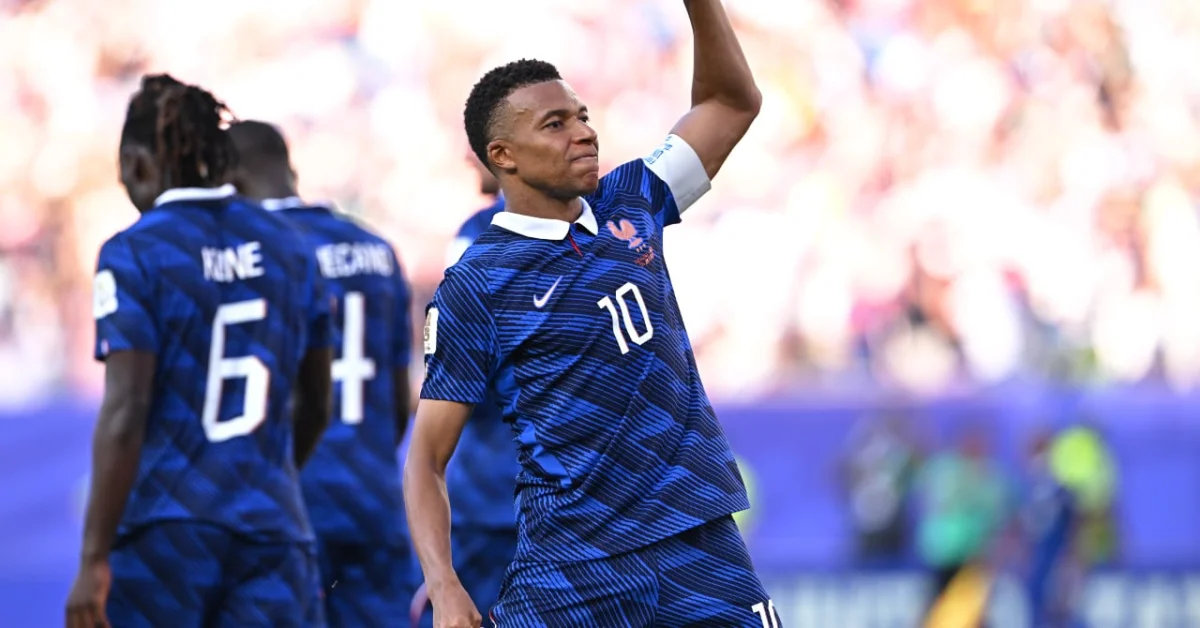 Paraguay-France : un Argentin s’en mêle et détruit Mbappé !