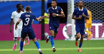 France – Angleterre (4-6) : Une pluie de buts et une défaite flamboyante pour la der de Deschamps