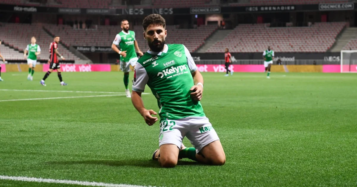 Davitashvili reste-t-il coincé à Saint-Étienne ? Le grand départ qui capote