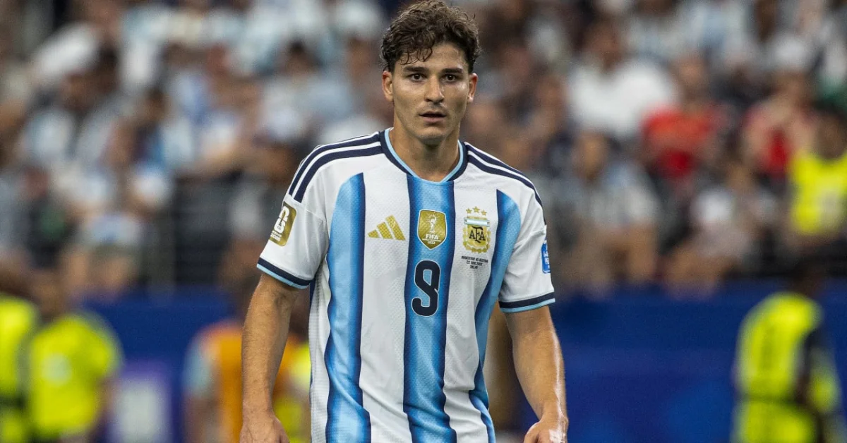 Le Barça attend un geste de Julian Alvarez