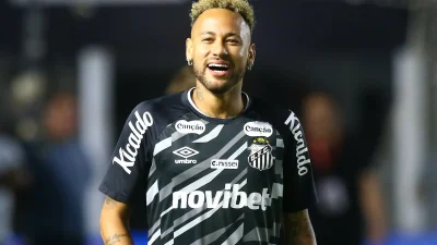 Scandale pour Neymar au Brésil qui aurait frappé un coéquipier ! 