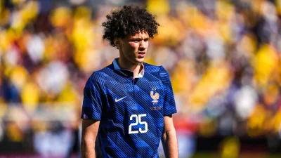 Maghnes Akliouche au PSG : Les deux raisons qui font douter Pierre Ménès pour son transfert