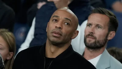Le jour où Antoine Griezmann l’a rencontré : Des années plus tard, Thierry Henry réagit à leur vidéo virale en équipe de France !