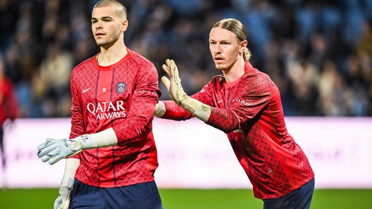 Lucas Chevalier - «Safonov restera le numéro un la saison prochaine» : Son calvaire ne fait que commencer au PSG ? 