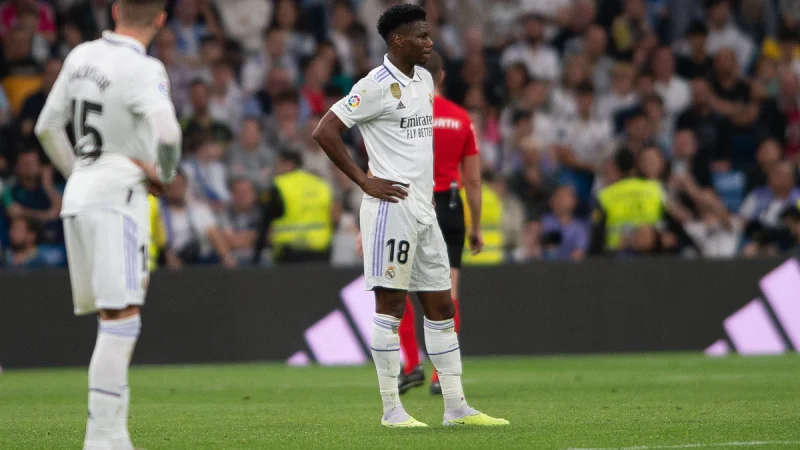 Tchouaméni et Valverde en viennent aux mains : Le Real Madrid reçoit un avertissement sur RMC !