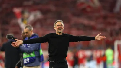 Scène improbable au PSG : Luis Enrique pose un lapin à ses joueurs ! 