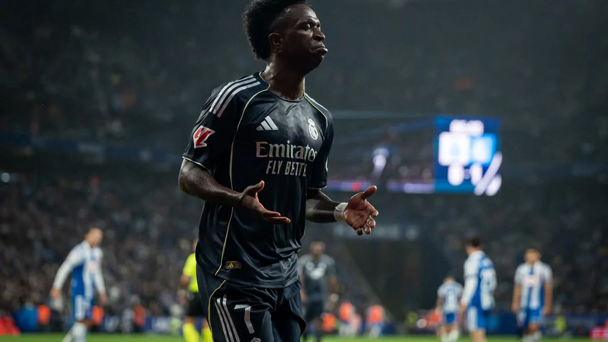 Mercato - Real Madrid : Vinicius attiré par le FC Barcelone, la révélation d’un ancien dirigeant !