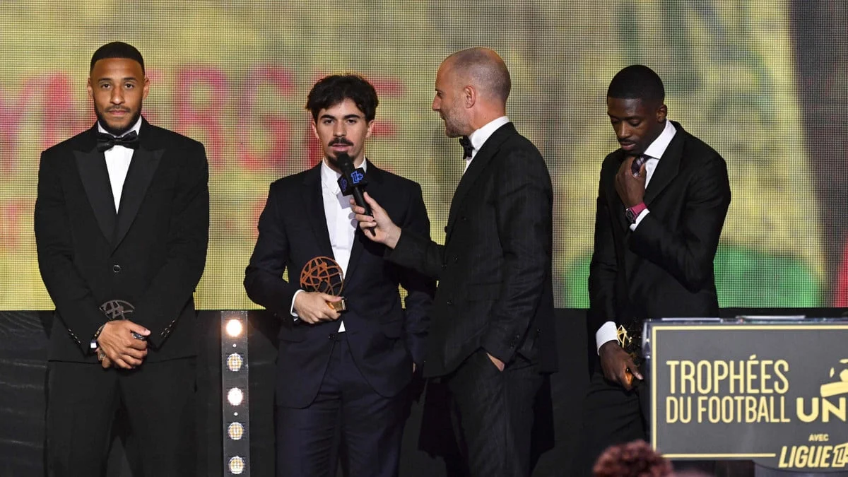 PSG : Après les Trophées UNFP, Vitinha se venge de Dembélé (et c’est drôle)