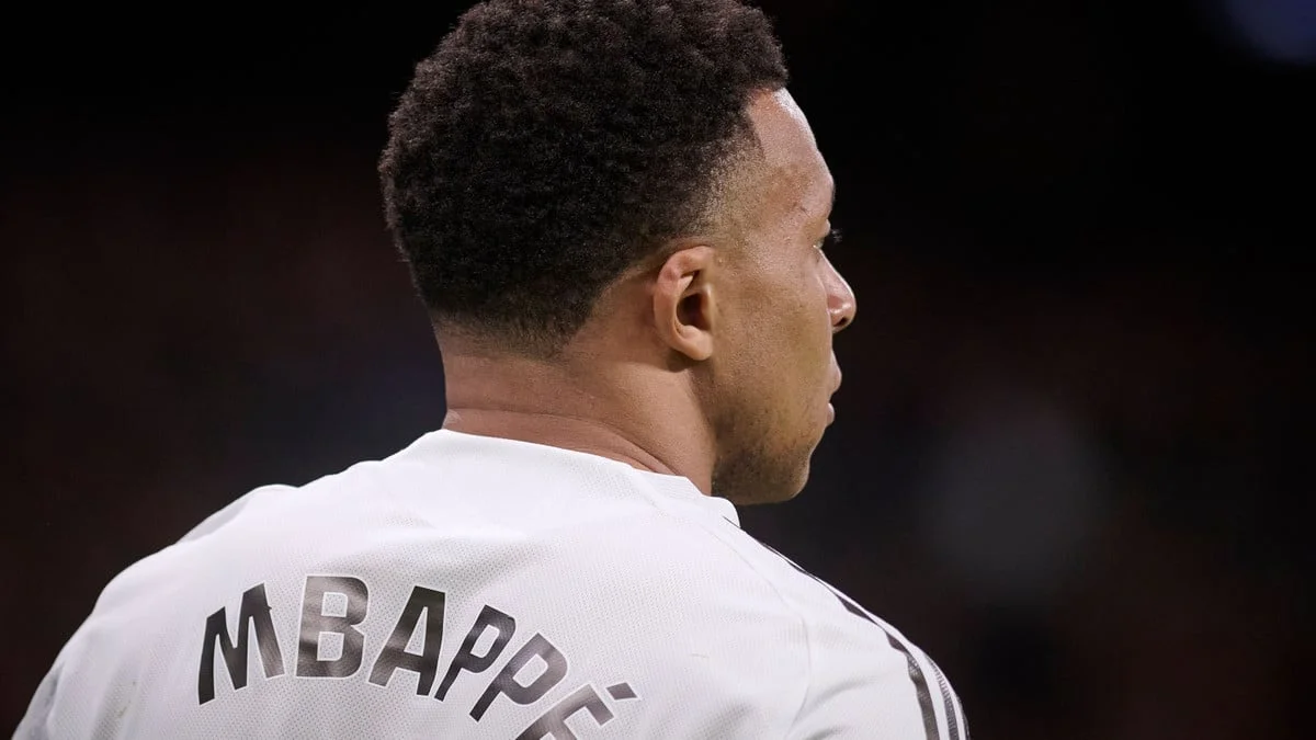 Kylian Mbappé va «montrer son engagement au club» : L’entraîneur du Real Madrid fait une promesse aux supporters !