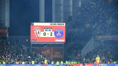 «Retournez boire !» : Les supporters du PSG s'en prennent aux Lensois... qui répondent en attaquant le Qatar !
