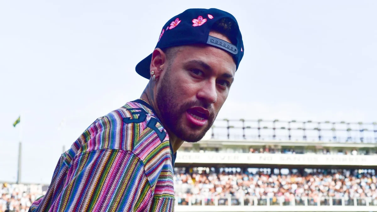 Coup de gueule sur RMC : Un consultant utilise Neymar pour défendre Kylian Mbappé ! 